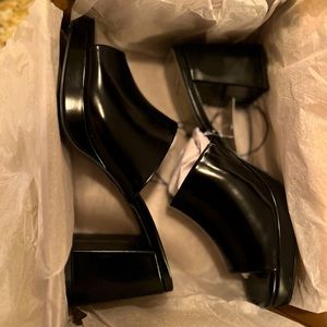 NWT Summer Patent Platform Sandals, size 8.5